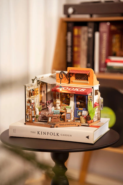 DIY Kit - Corner Bookstore